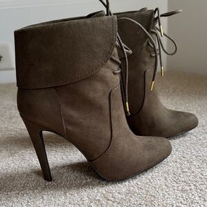 New Shoedazzle Olive Brown High Heel Ankle Boots 7